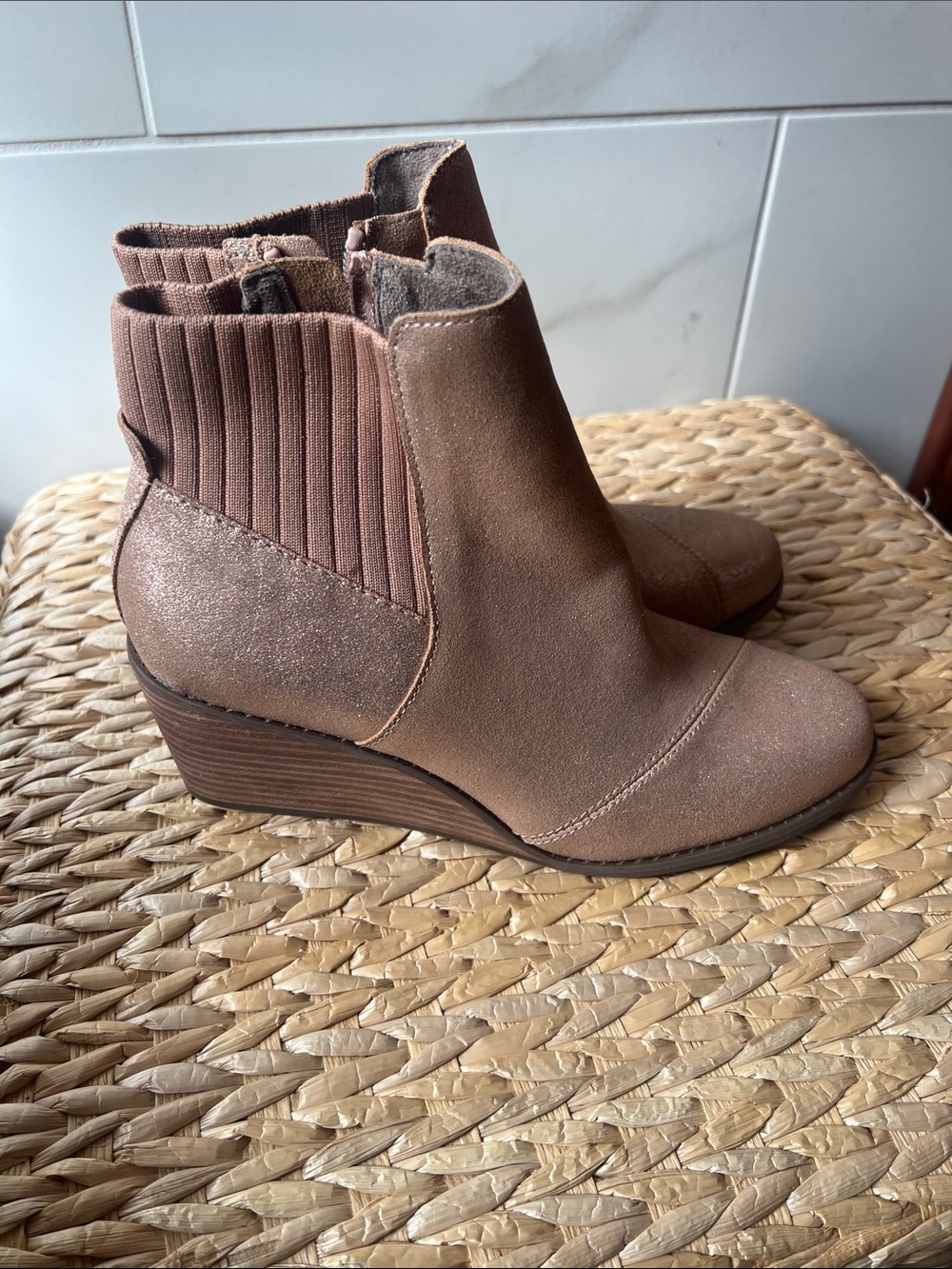 Toms Rose gold Taupe Wedge Ankle Boots size 7.5